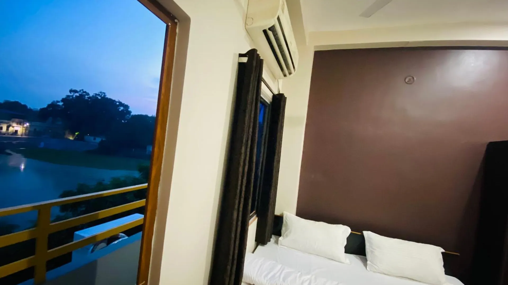 Shri Hari Kunj P Guest House Varanasi