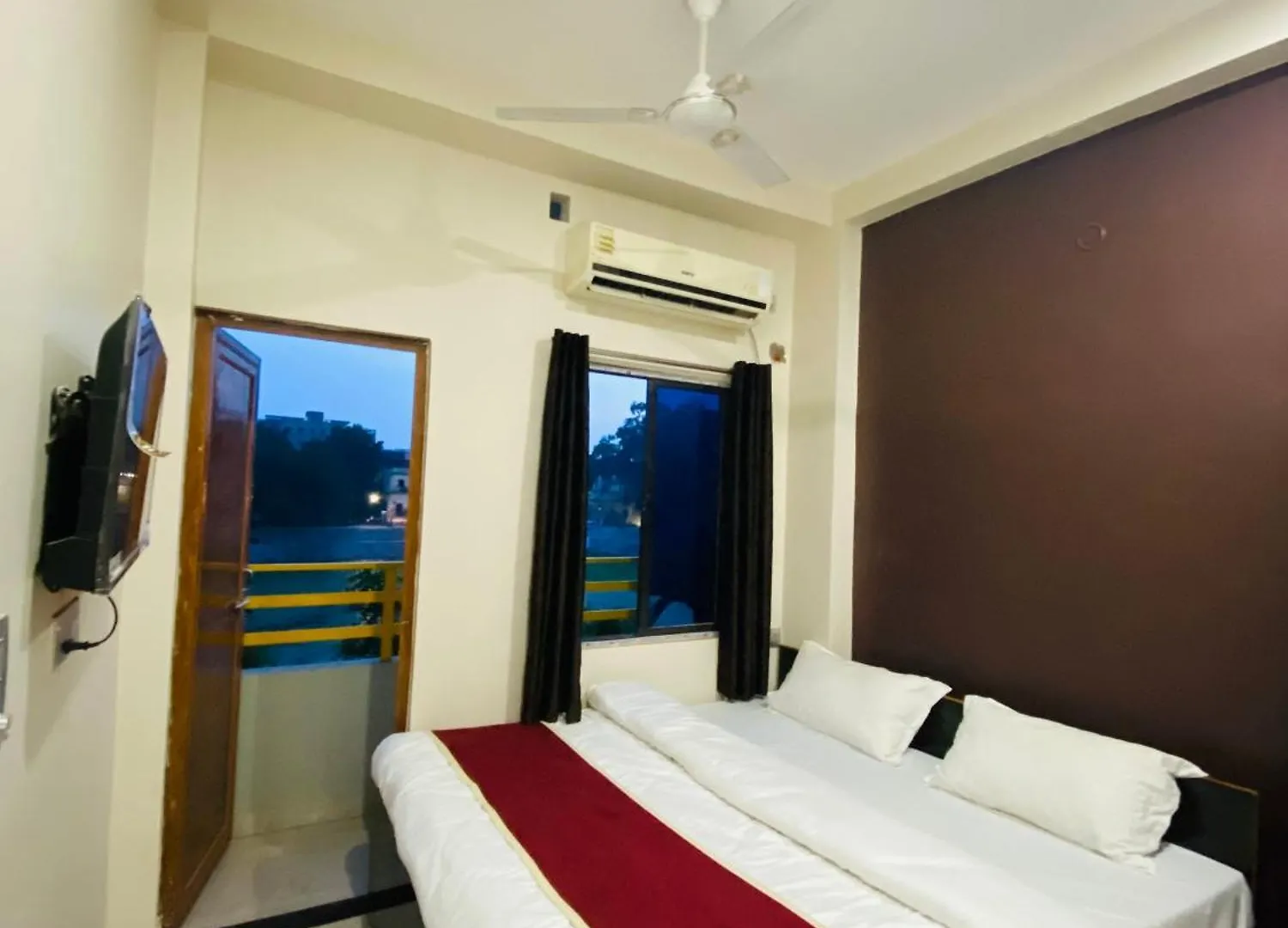 Shri Hari Kunj P Guest House Varanasi India